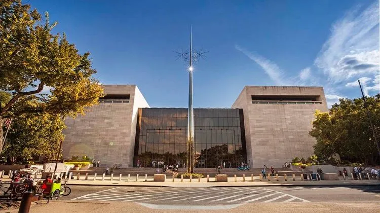 美國(guó)國(guó)家航空航天博物館，獨(dú)特的空天飛行展陳設(shè)計(jì)(圖1)